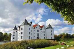 &copy; Steffen Hoejager-shutterstock.com/2013