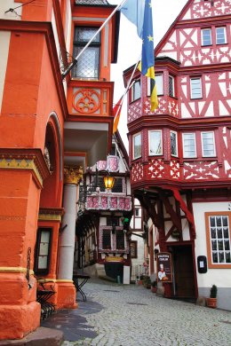 &copy; beatuerk-stock.adobe.com