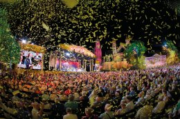 &copy; André Rieu Productions 