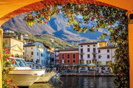 &copy; fottoo - stock.adobe.com