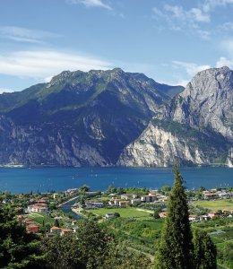 Blick auf den Gardasee © pixabay.com/Barni1