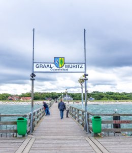 Auf der Seebrücke vom Ostseeheilbad Graal-Müritz © Sina Ettmer - stock.adobe.com