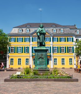 Beethovenstatue in Bonn &copy; saiko3p - stock.adobe.com